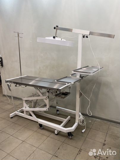 Операционный стол Свуэл9 + хир. Светильник