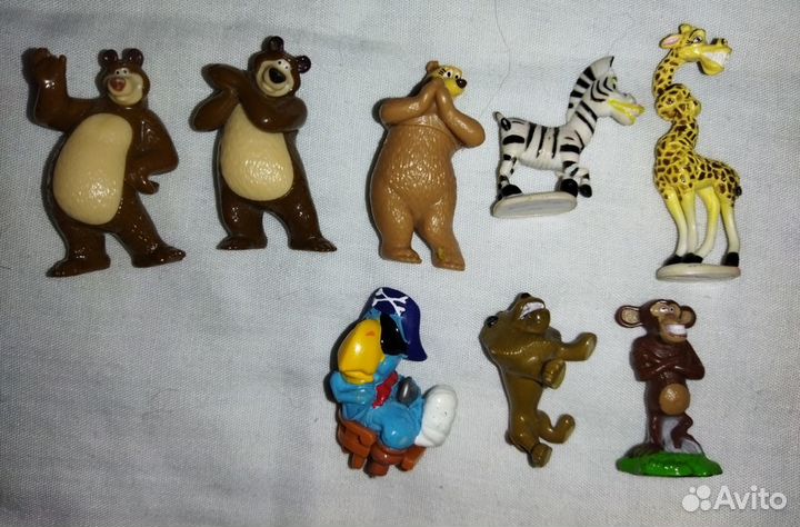 Киндер сюрпризы Маша и медведь и др. старые