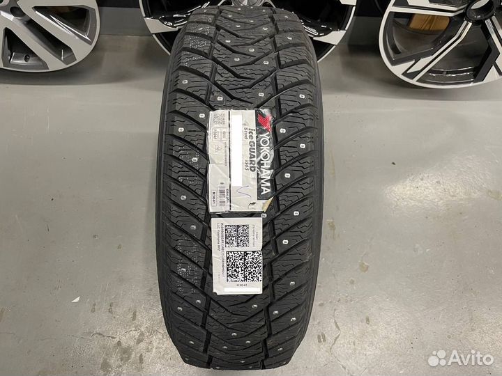Yokohama IceGuard Stud IG65 215/55 R16 97T