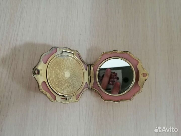 Пудреница серебро