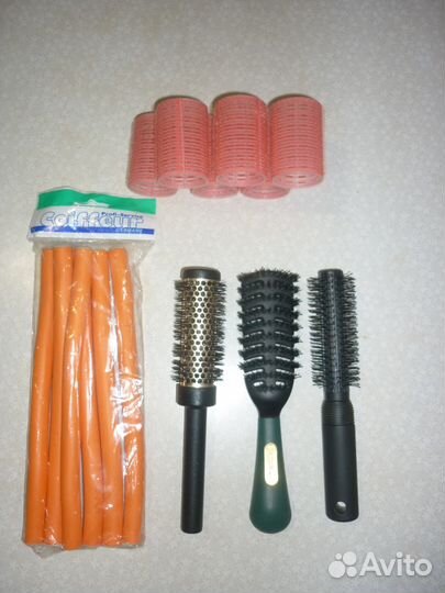 Бигуди и расческа