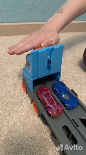 Hot Wheels грузовик-автотрек