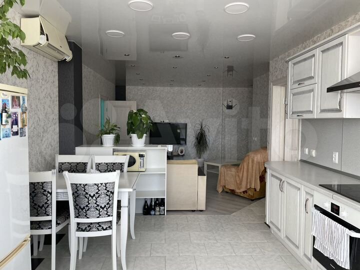 3-к. квартира, 74 м², 10/11 эт.