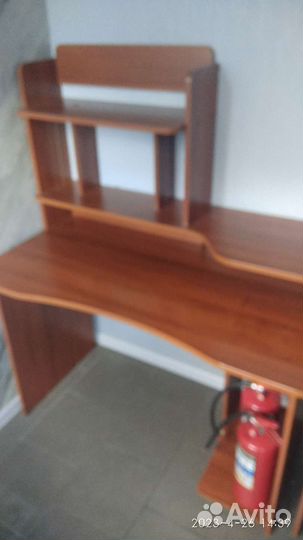 Компьютерный стол 2 + 2 тумбочки