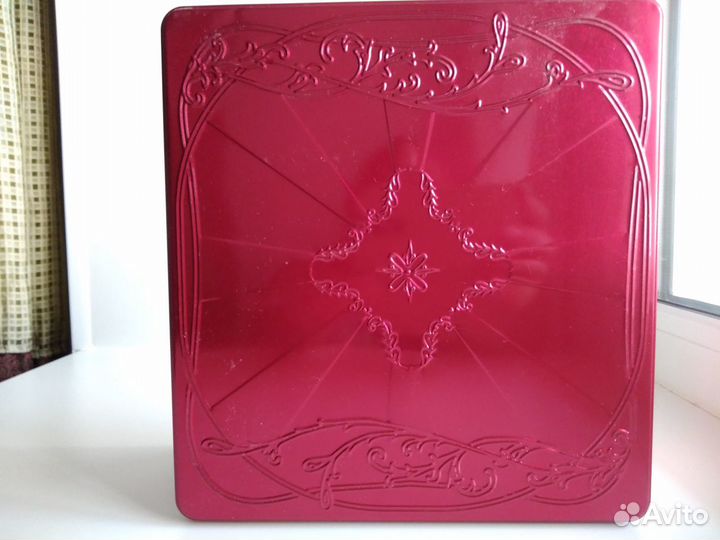 Коробка металлическая