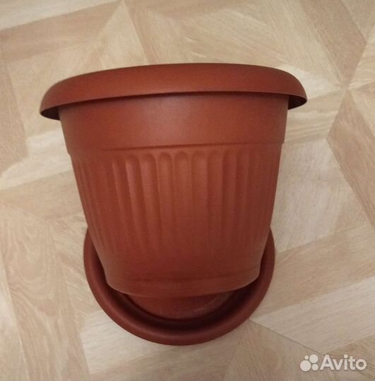 Горшок для цветов пластиковый 7.5 л, б/у