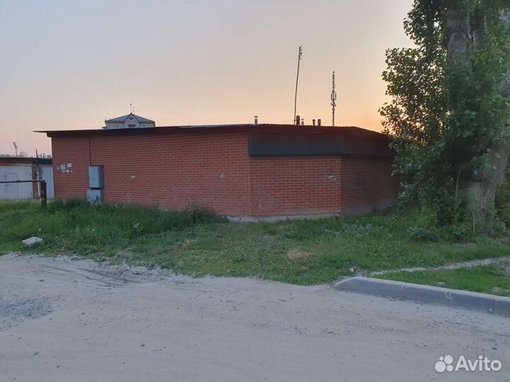 Место для размещения рекламы на фасаде гаража