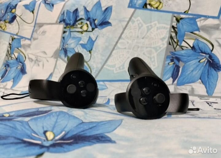 Контроллеры Oculus Touch для Oculus Rift CV1