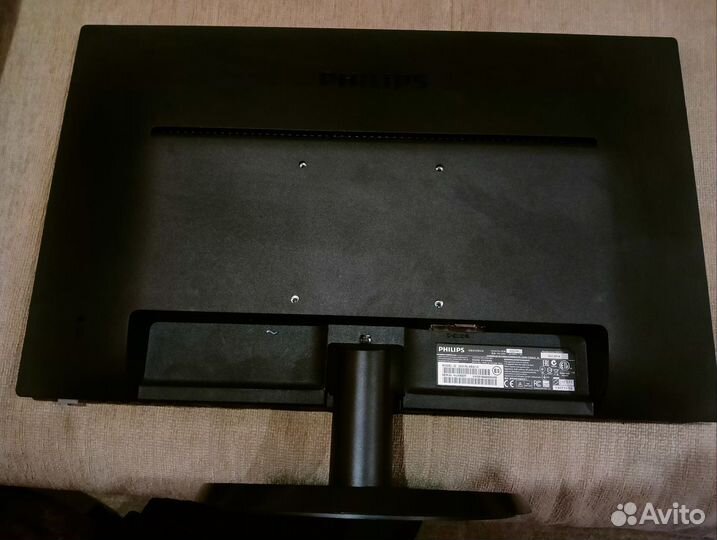 Монитор philips 22