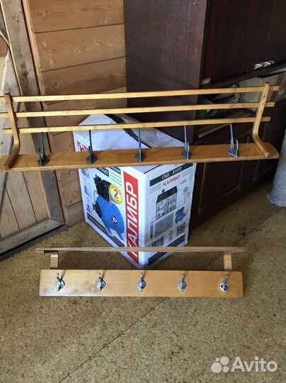 Вешалка настенная