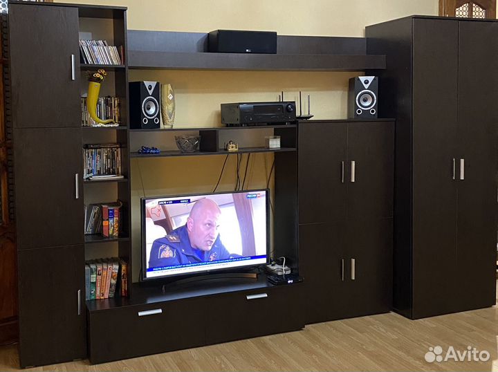 Шкаф стенка