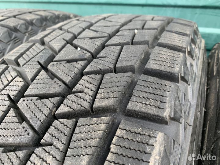 Bridgestone Blizzak DM-V1 225/65 R17 102Q