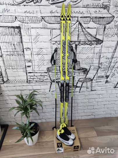 Лыжи беговые Fischer 140/160, ботинки 33 34 35 36