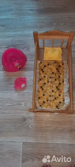 Кровать и горшок для кукол