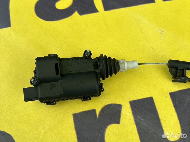 Соленоид лючка бензобака Opel Astra H