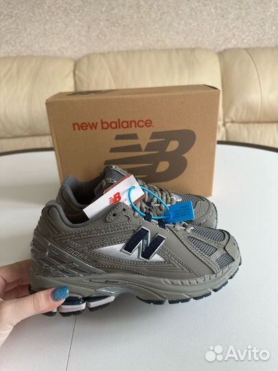 Новые кроссовки New balance 1906r