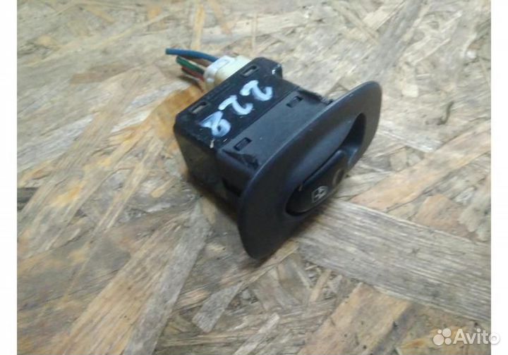 Кнопка стеклоподъемника Hyundai Accent 2 (+тагаз)