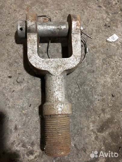 Буксировочный крюк mann