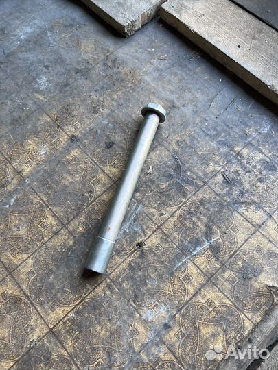 Ось переднего колеса Yamaha R1 2015+