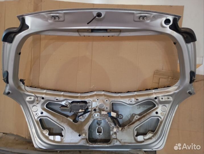 Дверь багажника Vitz
