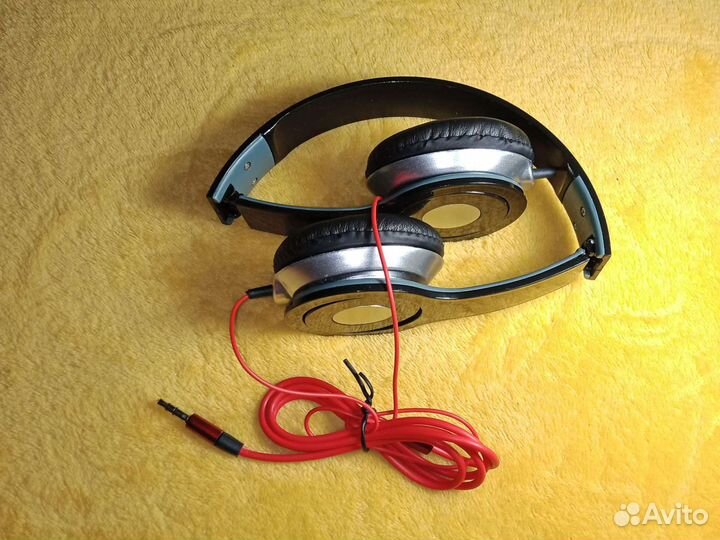 Проводные наушники