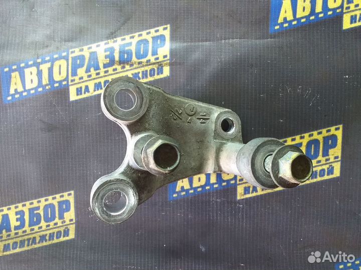 Кронштейн крепление АКПП Хонда Цивик 5д