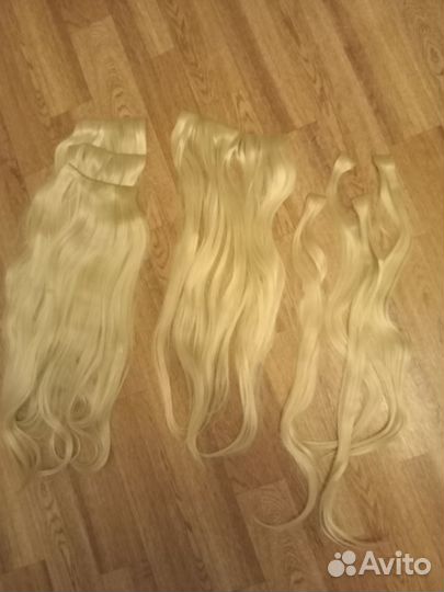 Волосы на заколках блонд