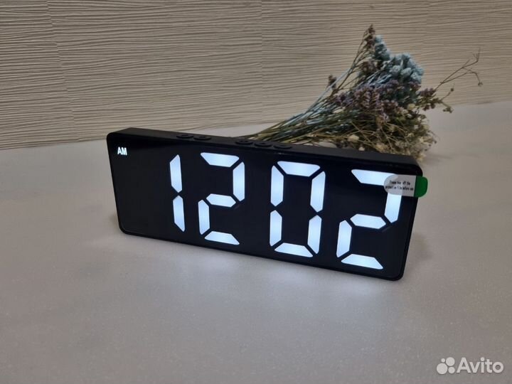 Настольные цифровые часы