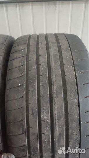 Dunlop SP Sport Maxx GT 235/35 R20 и 265/30 R20