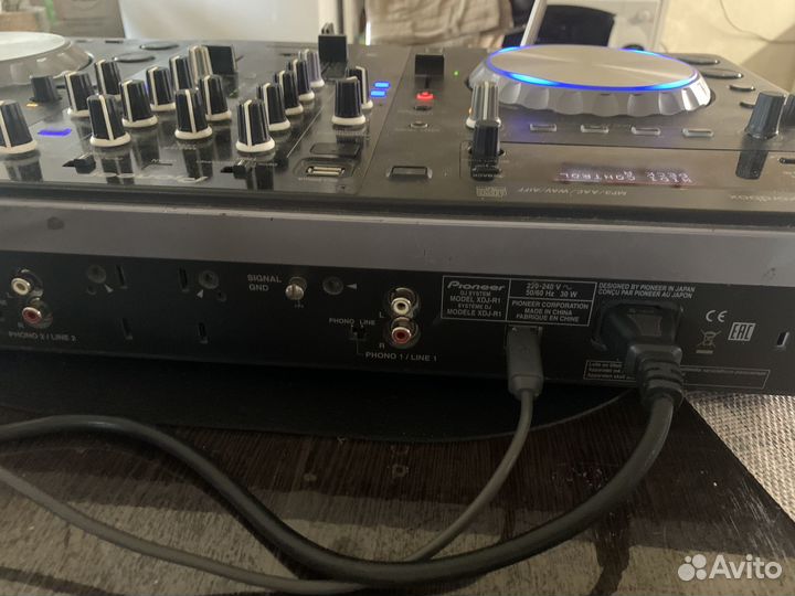Dj контролер Pioneer XDJ R1