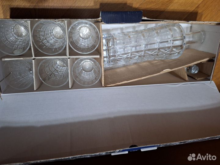 Графин хрустальный с рюмками