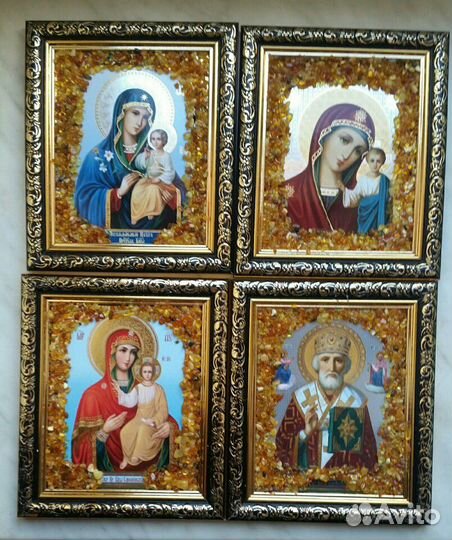 Иконы в обрамлении янтарной крошкой