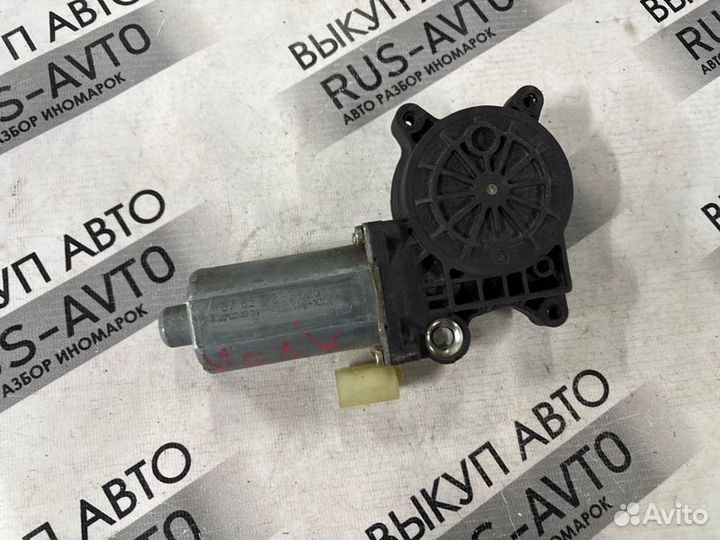 Моторчик стеклоподъемника задний левый Bmw X5 E53