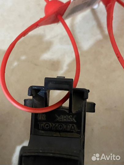 Кнопка стеклоподьемника передняя Toyota Camry 40