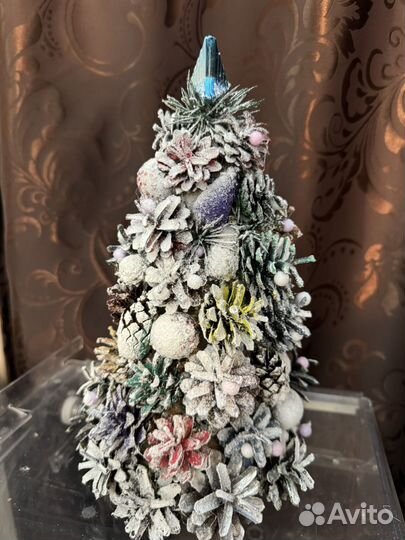 Елка из шишек