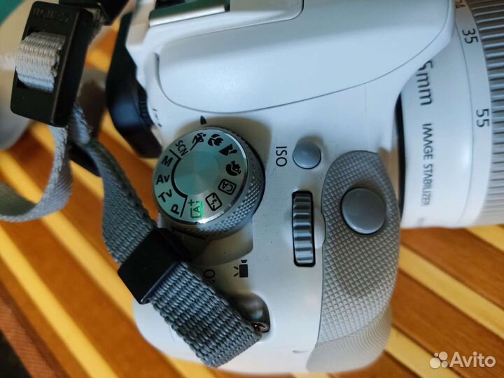 Зеркальный фотоаппарат canon 100d