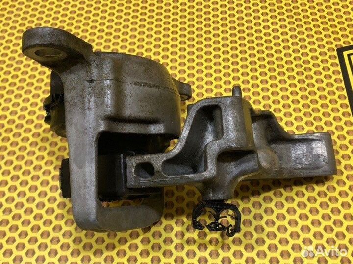 Опора двигателя правая Renault Espace JR R9M 2017