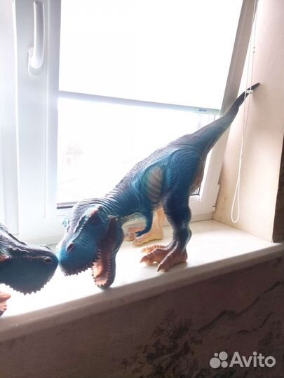 Динозавры игрушки