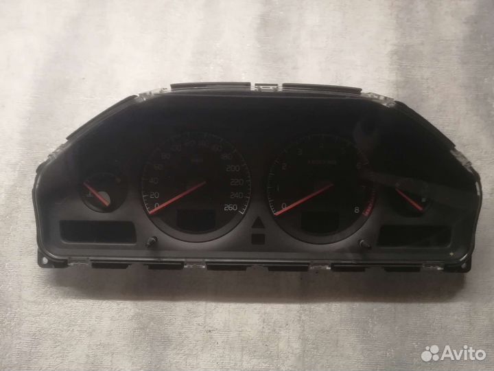 Панель приборов Вольво S60 2.4i АКПП 01г