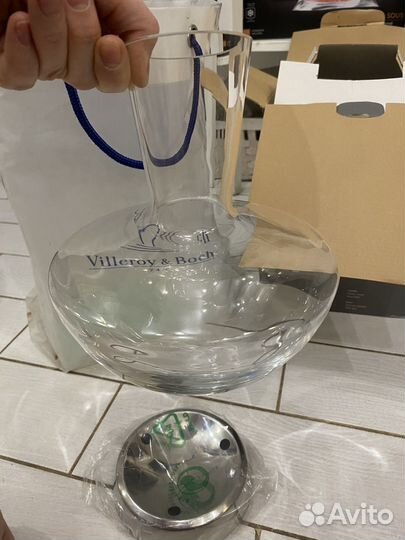 Стеклянный декантер на подставке Jette