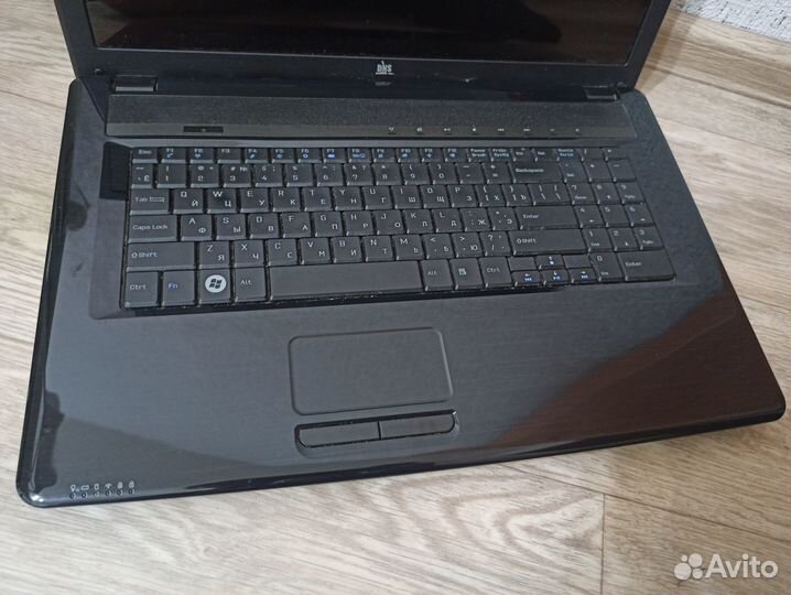 Огромный игровой ноут 4ядра\6GB\1TB\классный экран