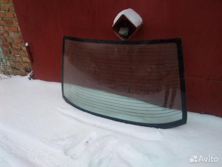 Заднее стекло BMW e34