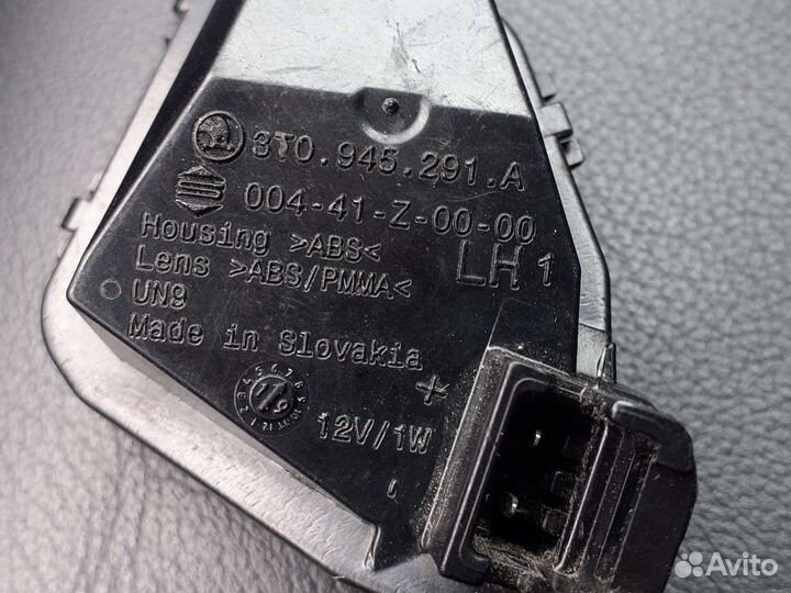 Плафон подсветки зеркала шкода кодиак