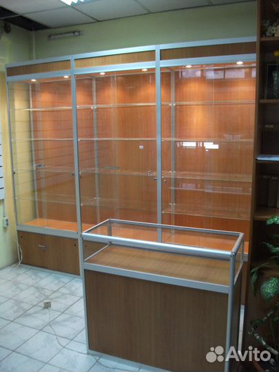 Стеклянные витрины