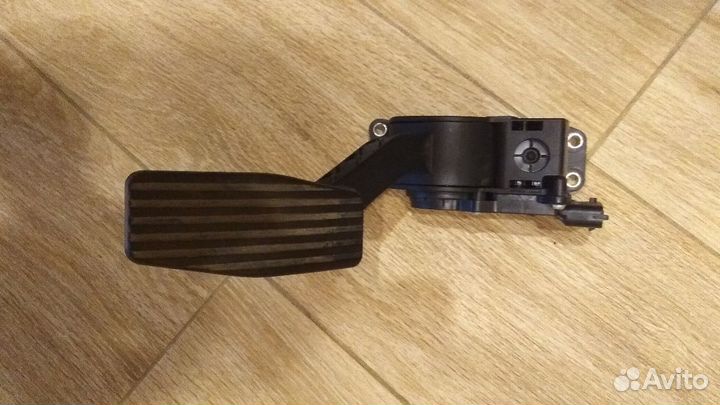 Электронная педаль газа (Лада гранта) Bosch