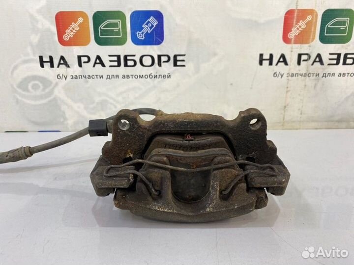 Суппорт передний левый Volkswagen Golf MK5 caxa