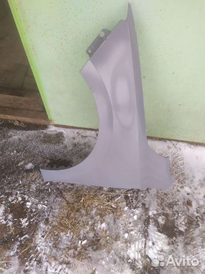 Крыло переднее левое