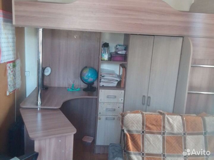 Кровать двухьярусная