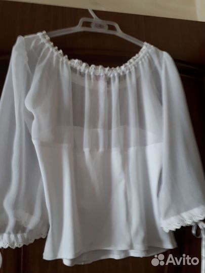 Блузка белая