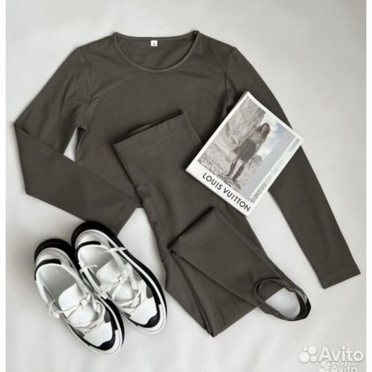 Спортивный костюм женский 42 44